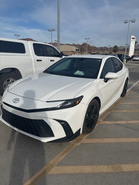 2025 Toyota Camry SE FWD