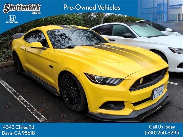 2017 Ford Mustang GT Premium Coupe RWD