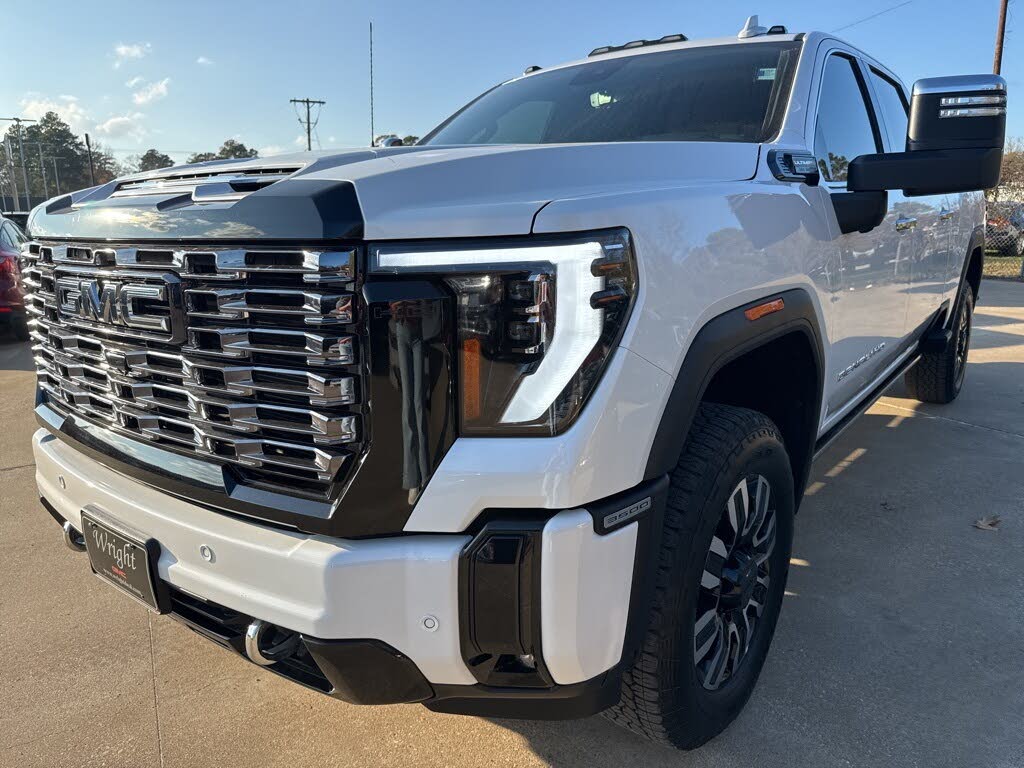 2025 GMC Sierra 3500HD Denali Ultimate Crew Cab 4WD