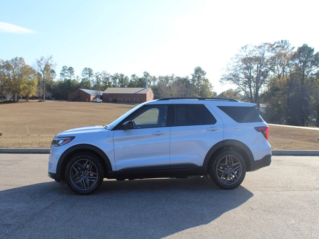 2026 Ford Explorer ST-Line RWD