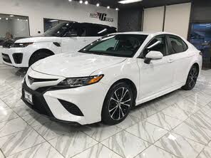Toyota Camry SE FWD
