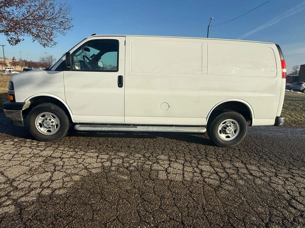 2024 Chevrolet Express Cargo 2500 RWD