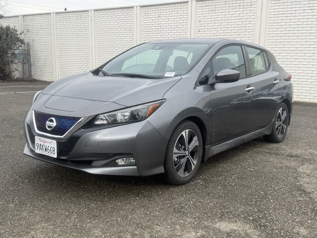 2022 Nissan LEAF SV FWD