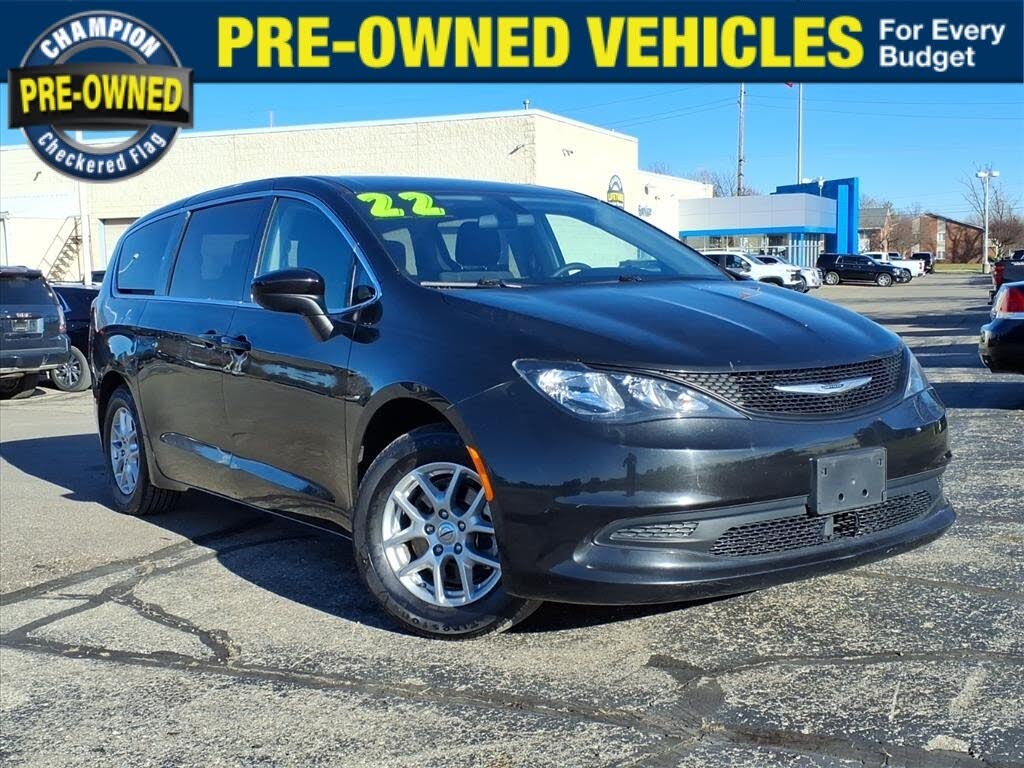 2022 Chrysler Voyager LX FWD