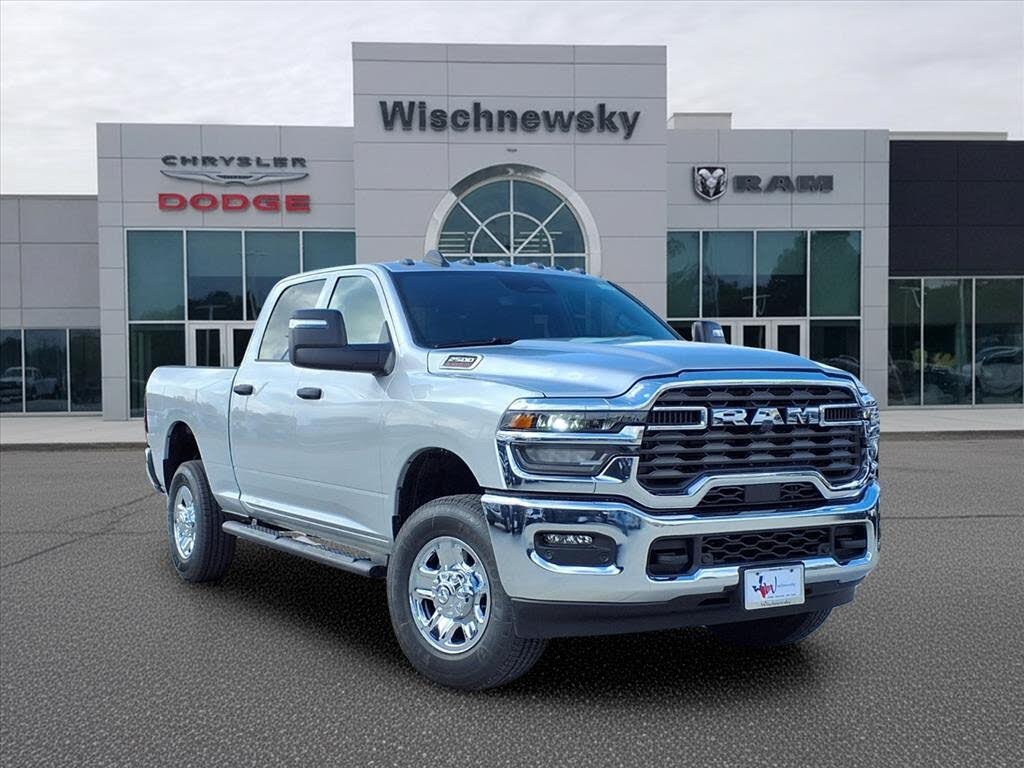 2026 RAM 2500 Tradesman Crew Cab 4WD