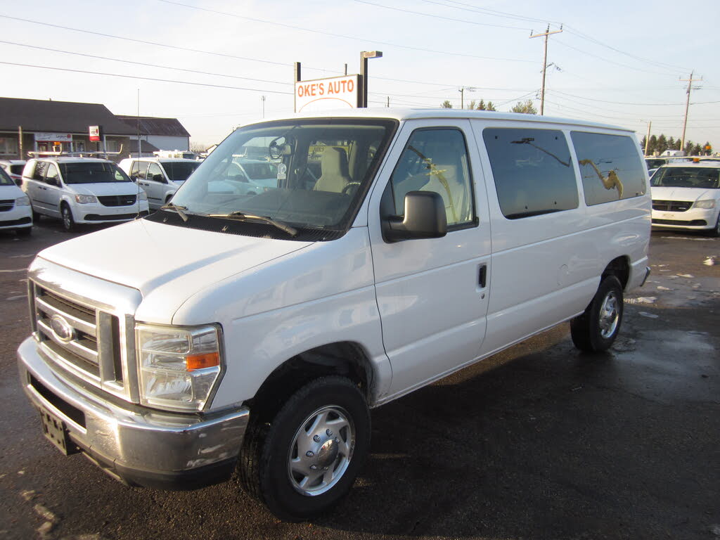 Ford E-Series E-350 XLT Super Duty Passenger Van 2012