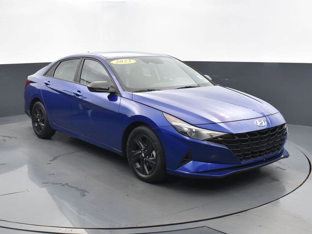 2023 Hyundai Elantra SEL FWD