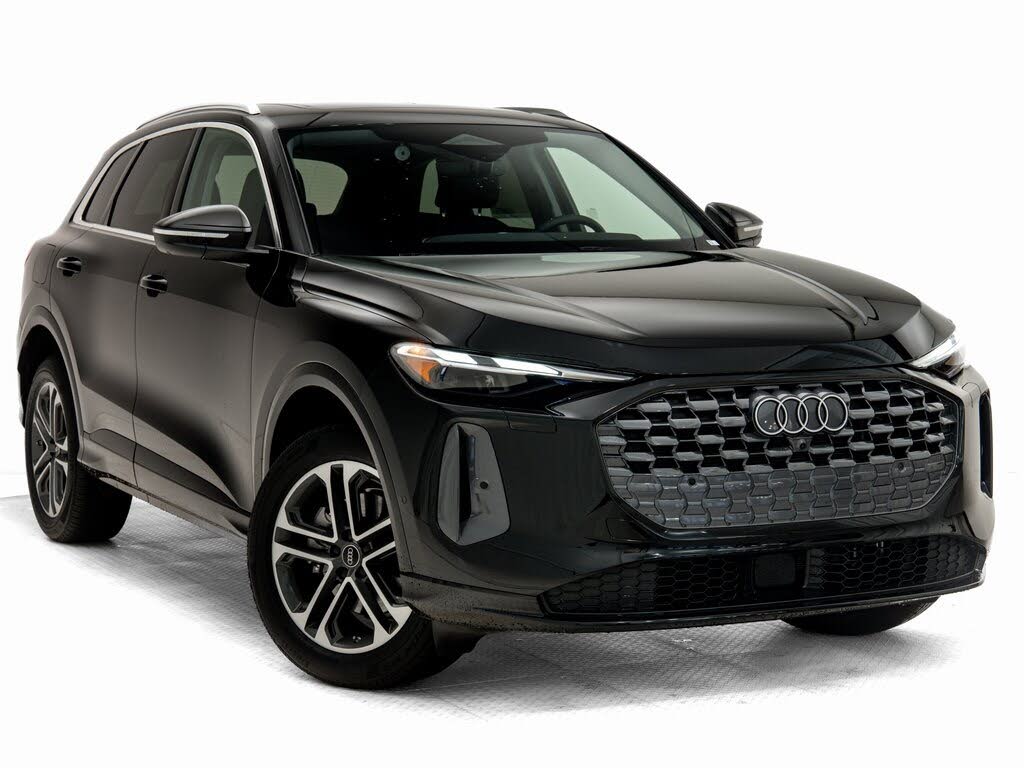 2025 Audi Q5 quattro Premium 40 TFSI