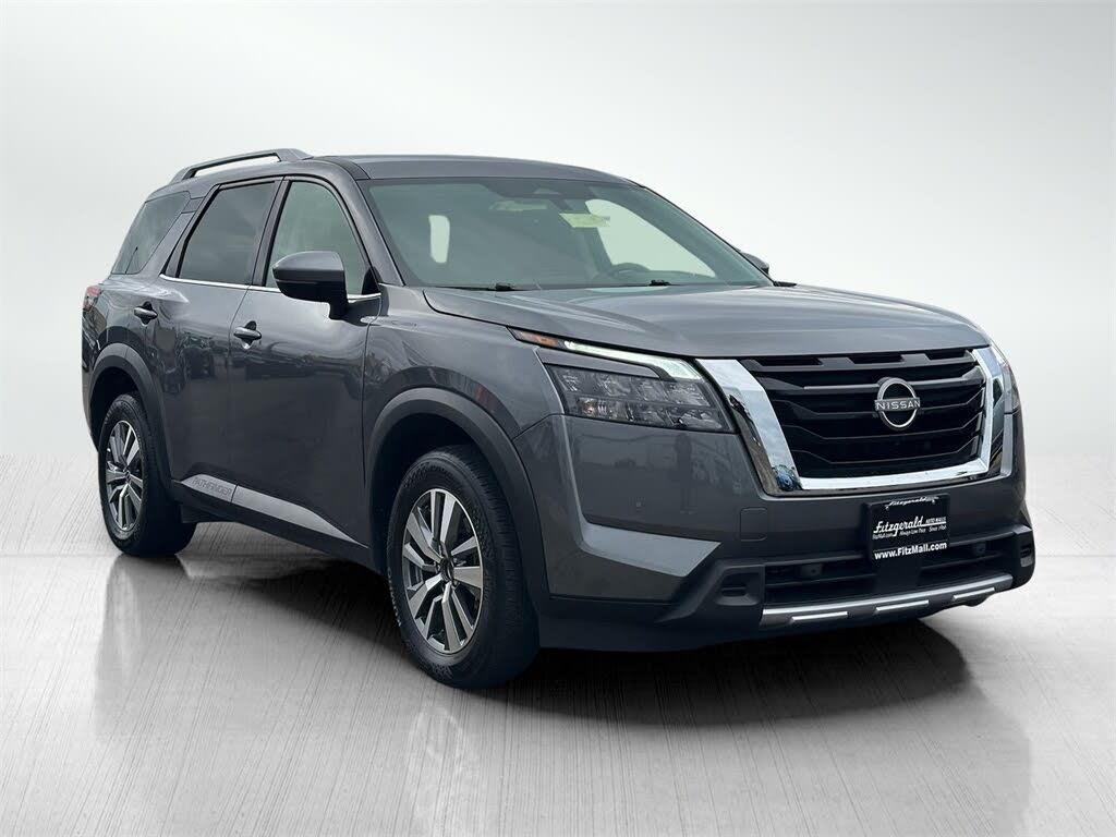 2025 Nissan Pathfinder SL 4WD