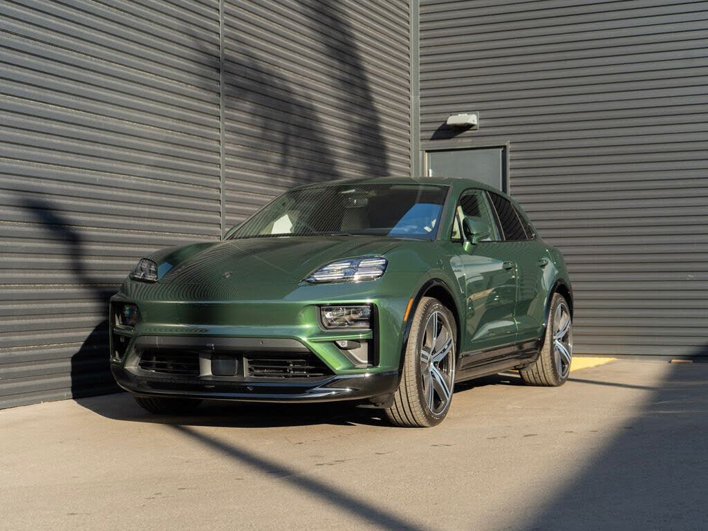 2025 Porsche Macan AWD