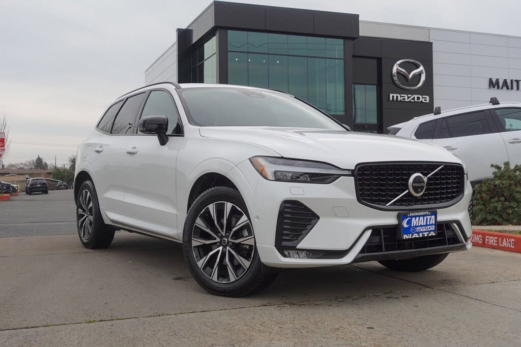 2023 Volvo XC60 B5 Plus Dark Theme AWD