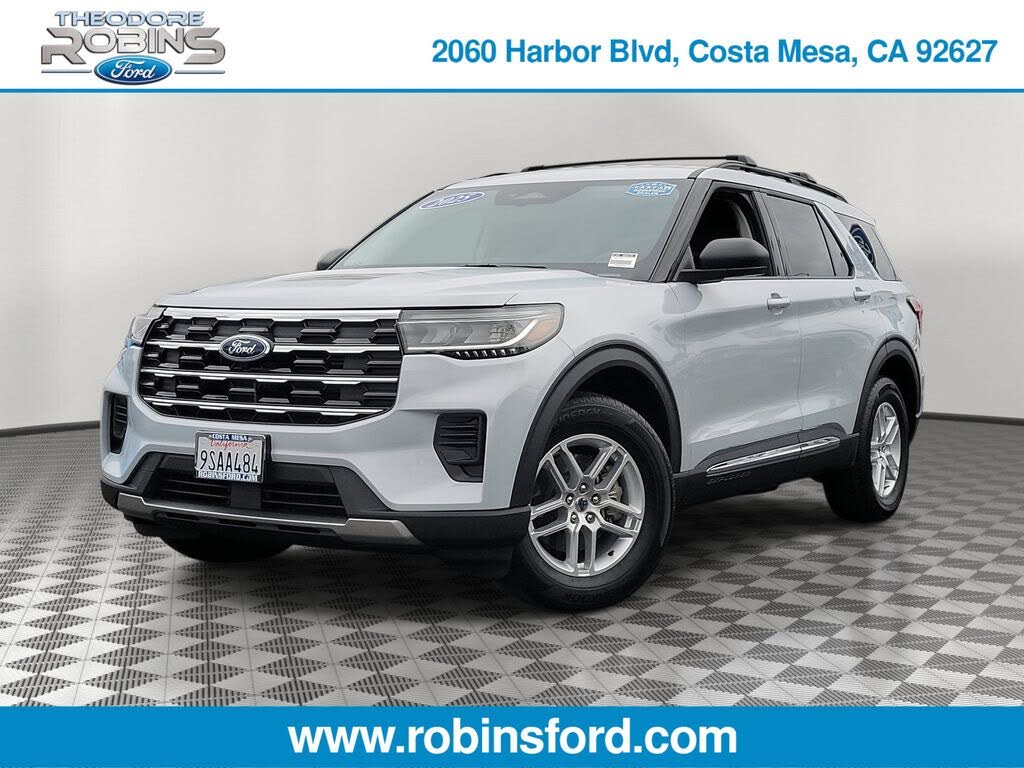 2025 Ford Explorer Active AWD