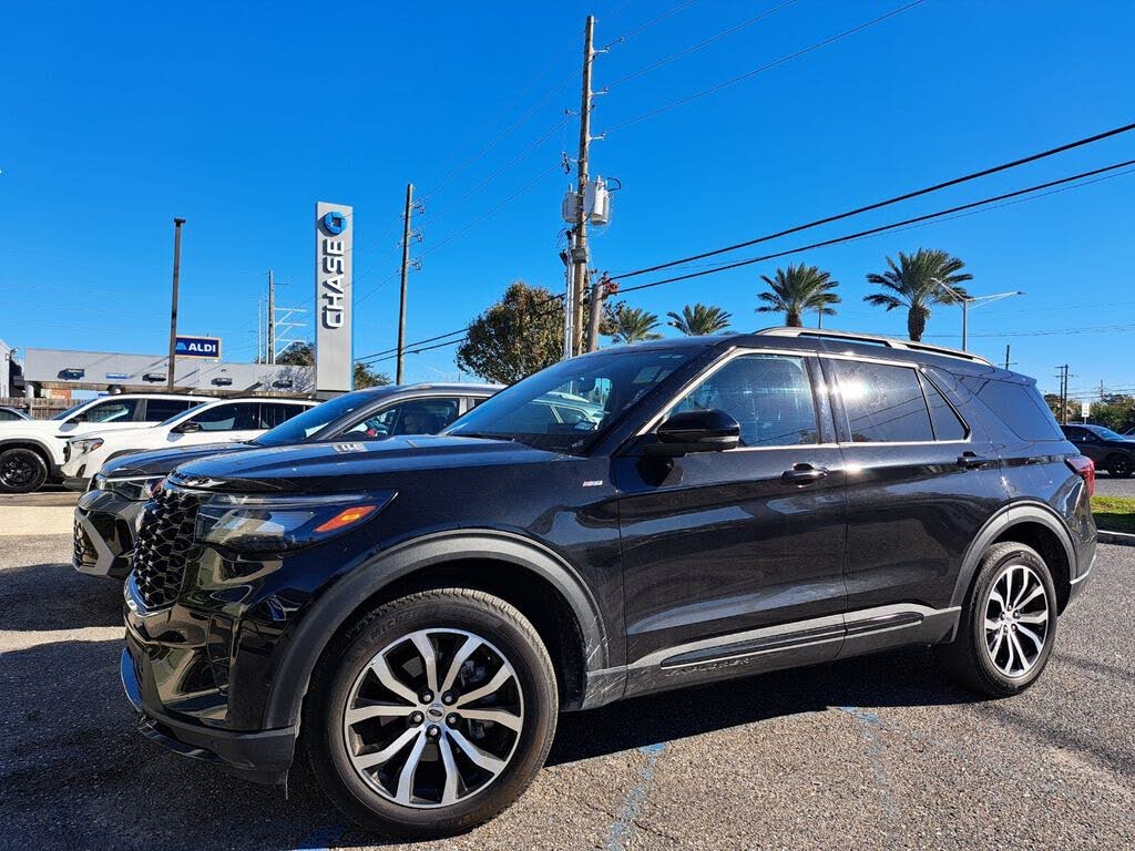 2025 Ford Explorer ST-Line AWD