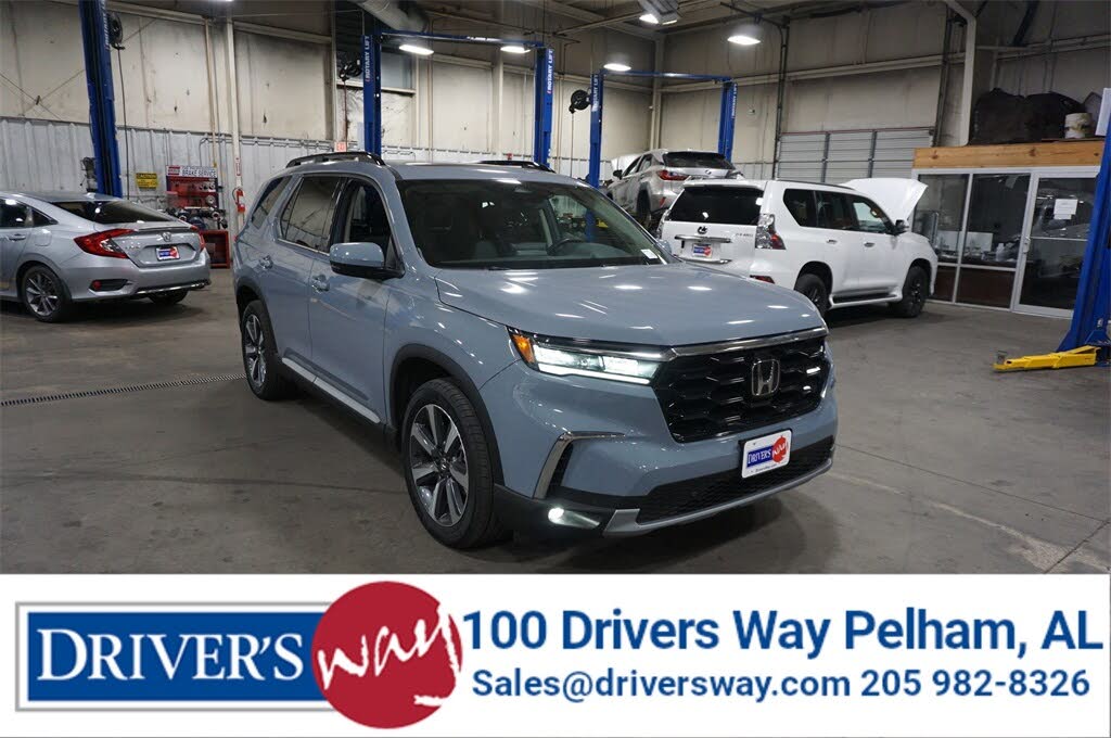 2025 Honda Pilot Touring FWD