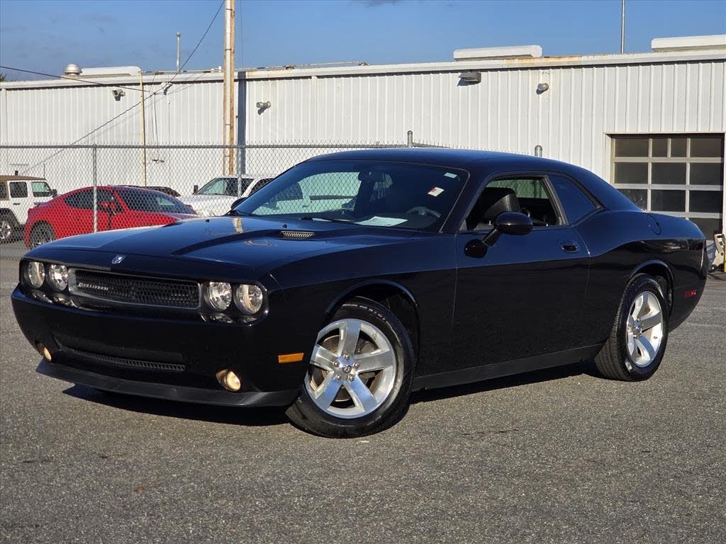 2009 Dodge Challenger SE RWD