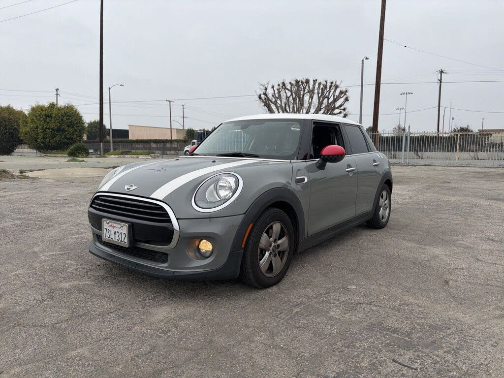2016 MINI Cooper 4-Door Hatchback FWD