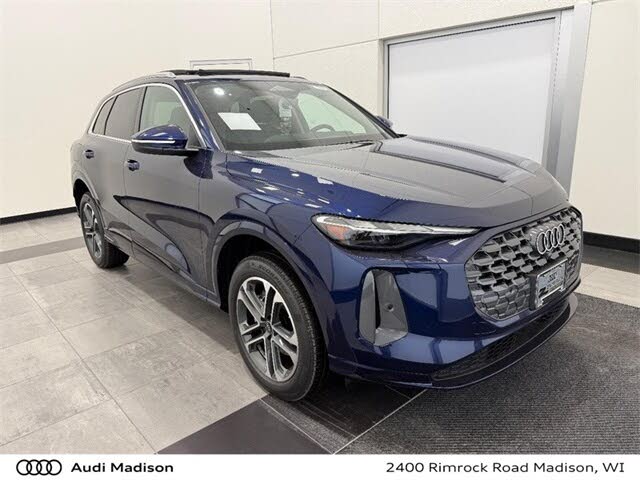 2025 Audi Q5 quattro Premium 40 TFSI