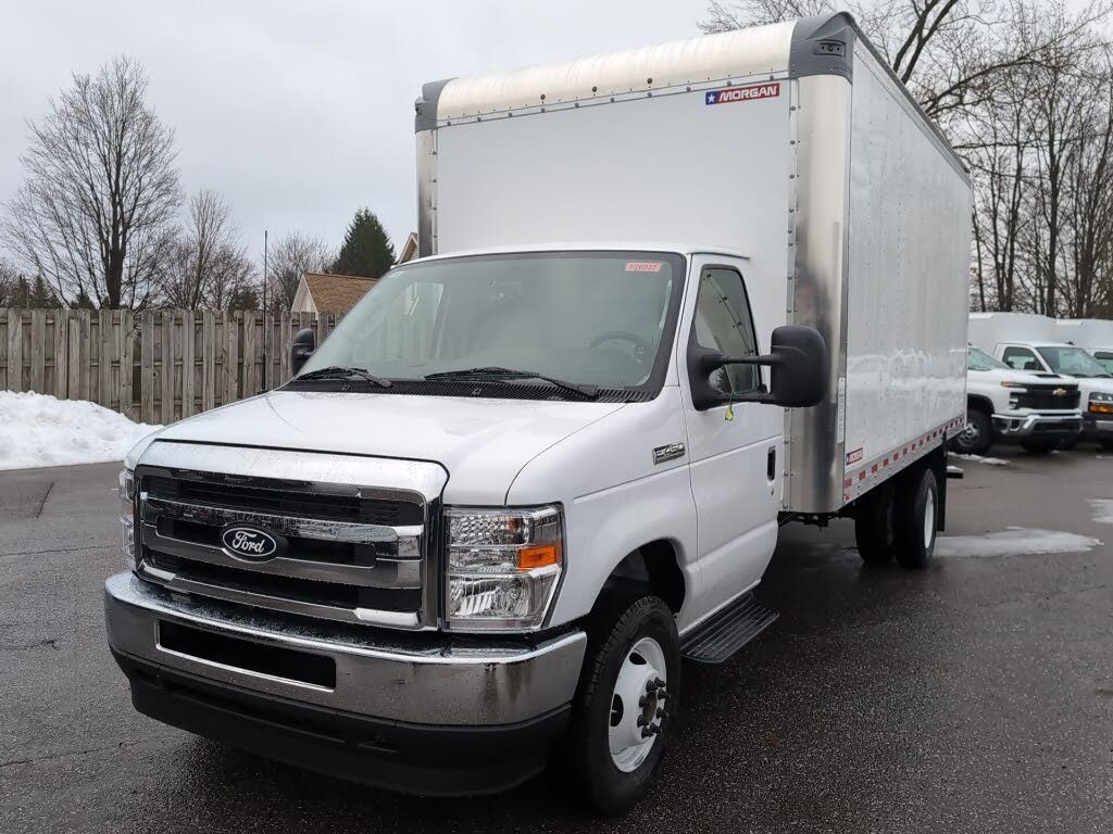 2026 Ford E-Series Chassis E-450 SD Cutaway 158 DRW RWD