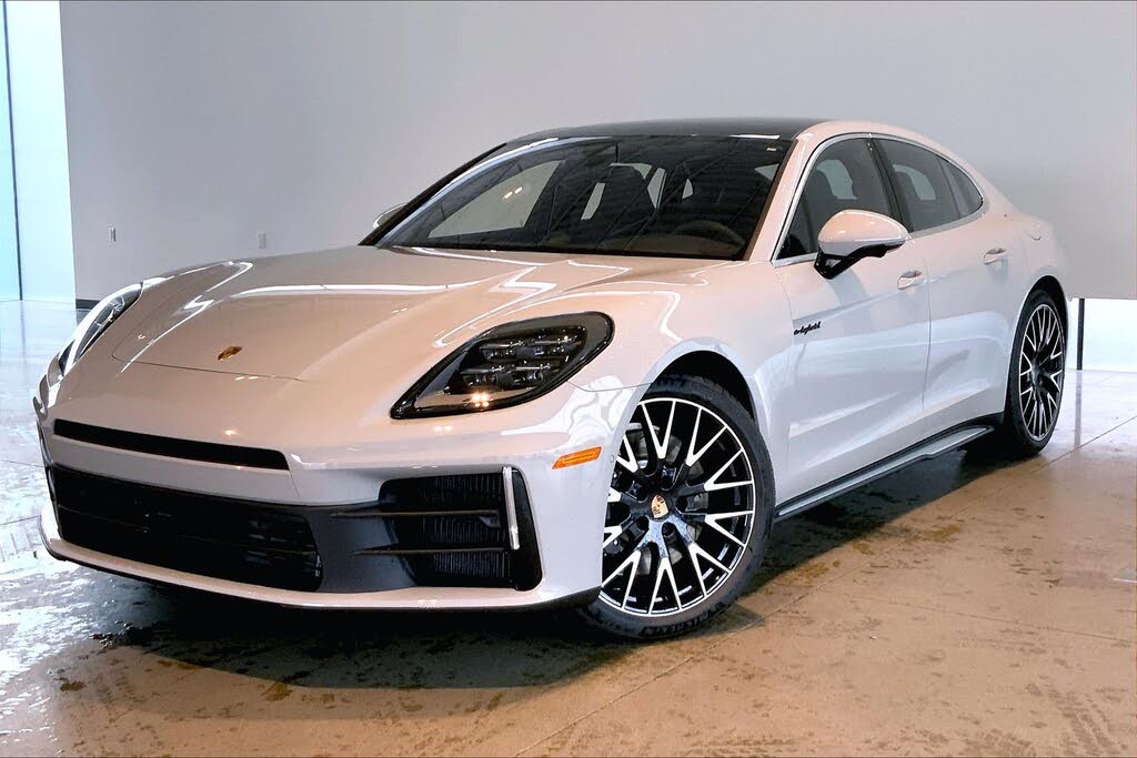 2026 Porsche Panamera 4 AWD
