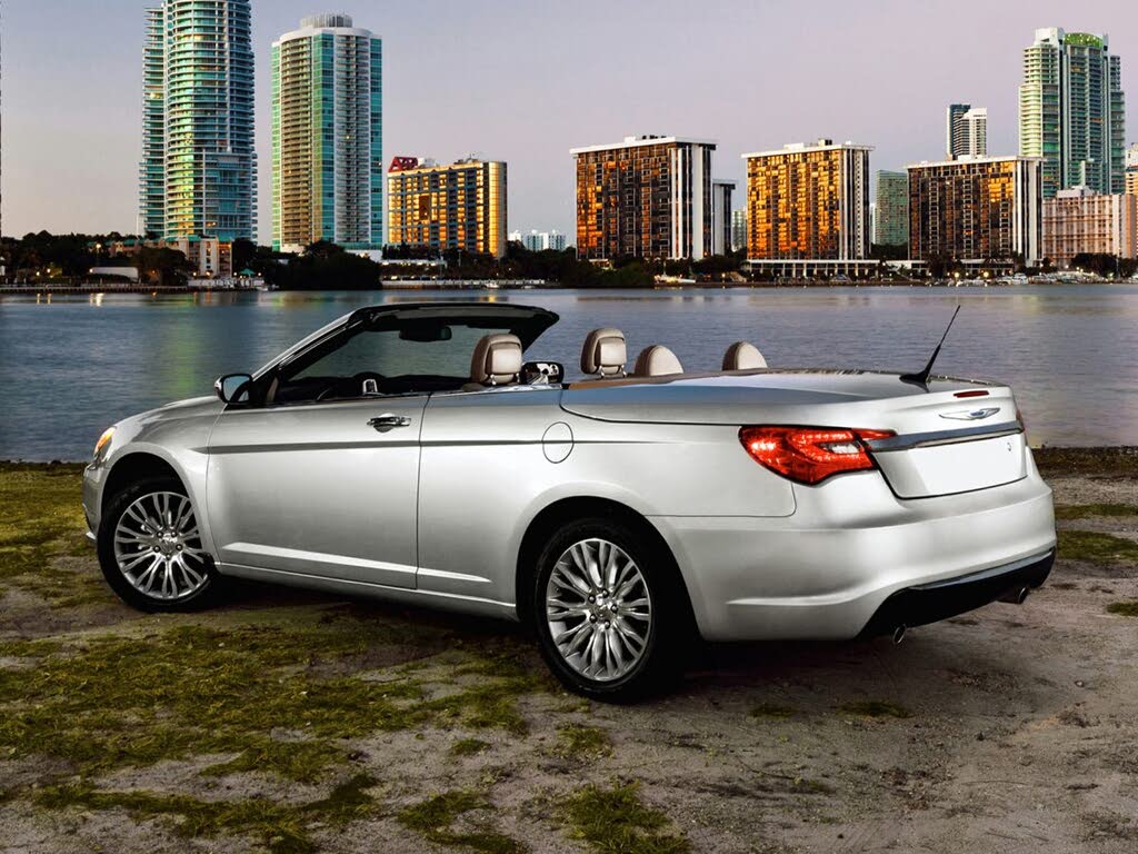 2013 Chrysler 200 Limited Convertible FWD