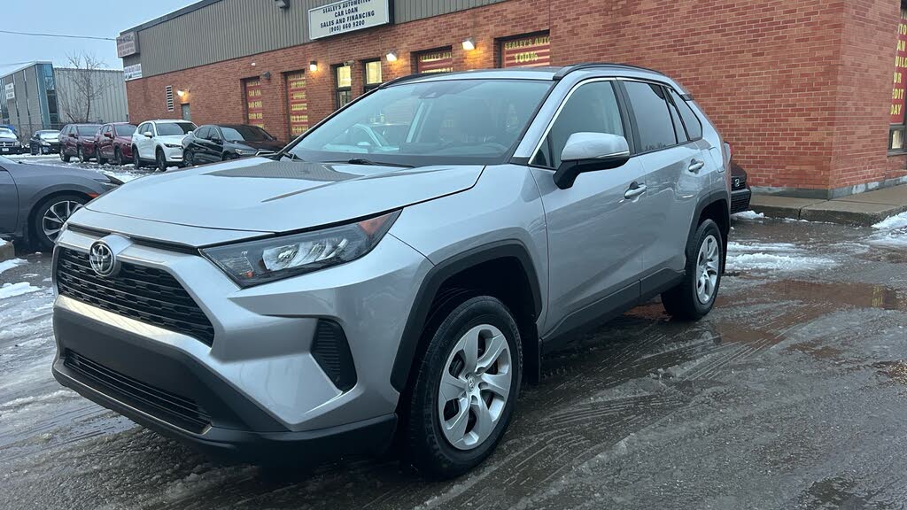Toyota RAV4 LE AWD 2021