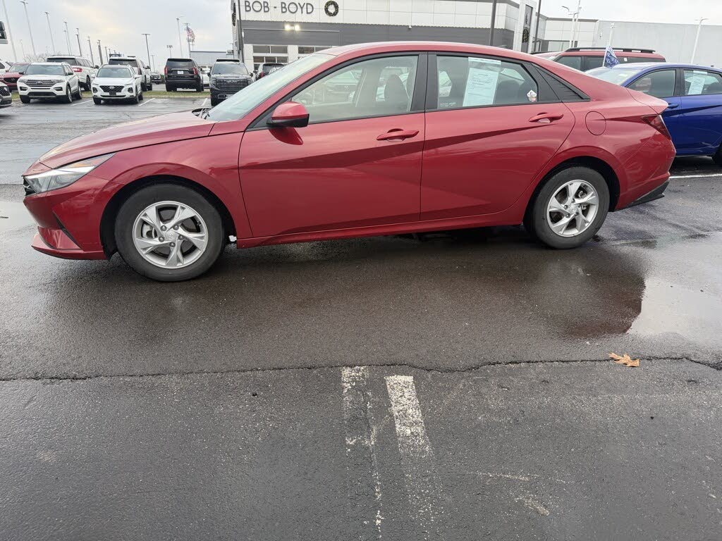 2023 Hyundai Elantra SE FWD