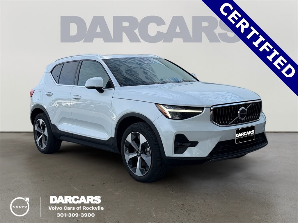 2023 Volvo XC40 B5 Plus Bright Theme AWD