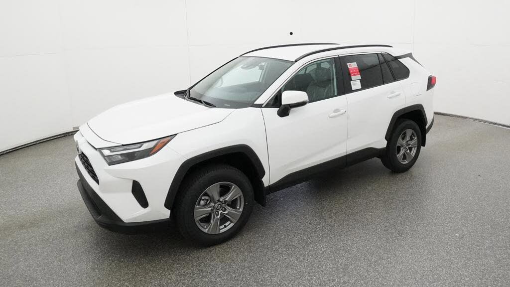 2025 Toyota RAV4 XLE FWD