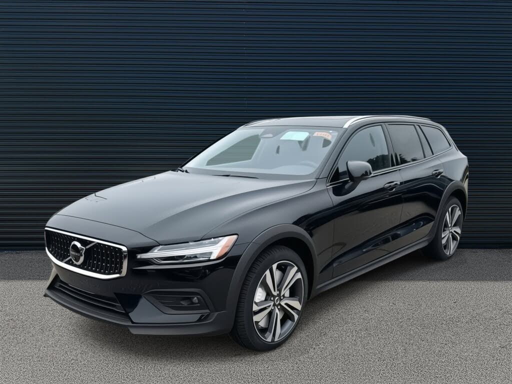 2026 Volvo V60 Cross Country B5 Plus AWD