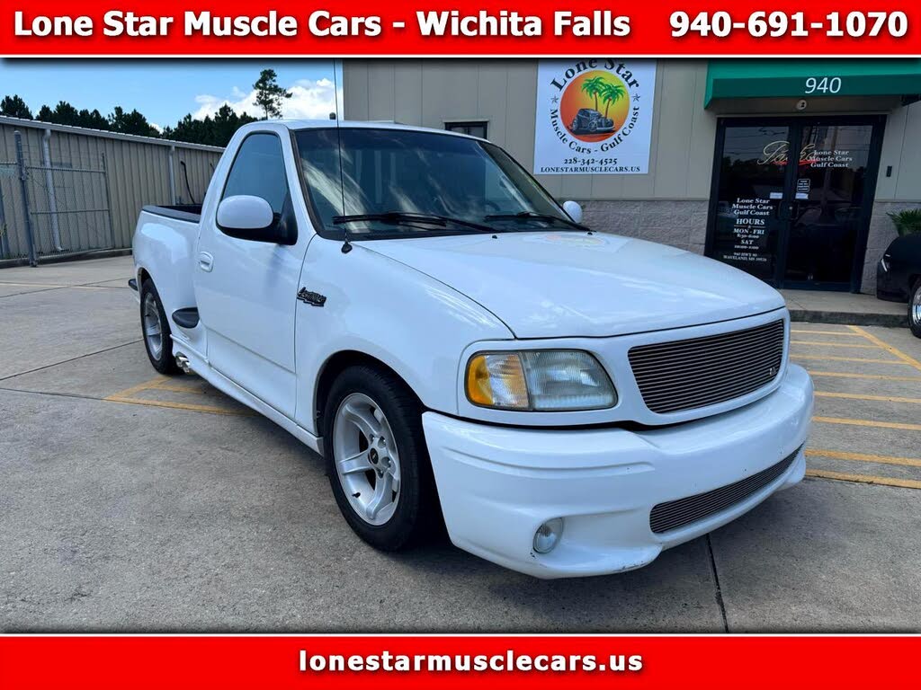 2000 Ford F-150 SVT Lightning 2 Dr Supercharged Standard Cab Stepside SB