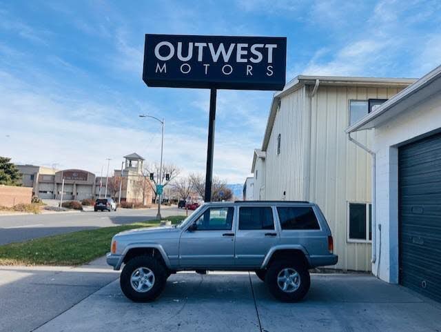 2000 Jeep Cherokee Sport 4-Door 4WD