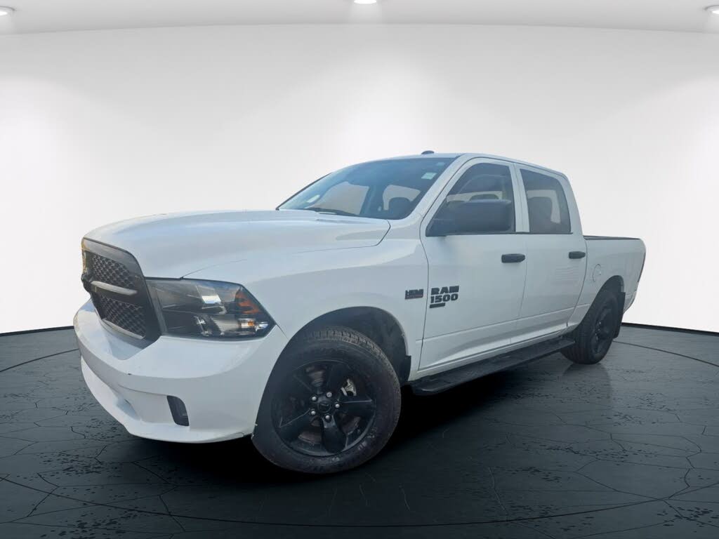 RAM 1500 Classic Express Crew Cab 4WD 2023