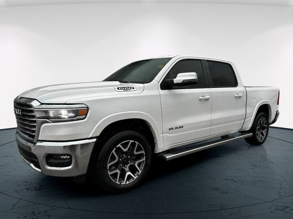 2025 RAM 1500 Laramie Crew Cab 4WD