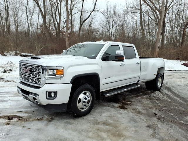 2019 GMC Sierra 3500HD Denali Crew Cab LB DRW 4WD