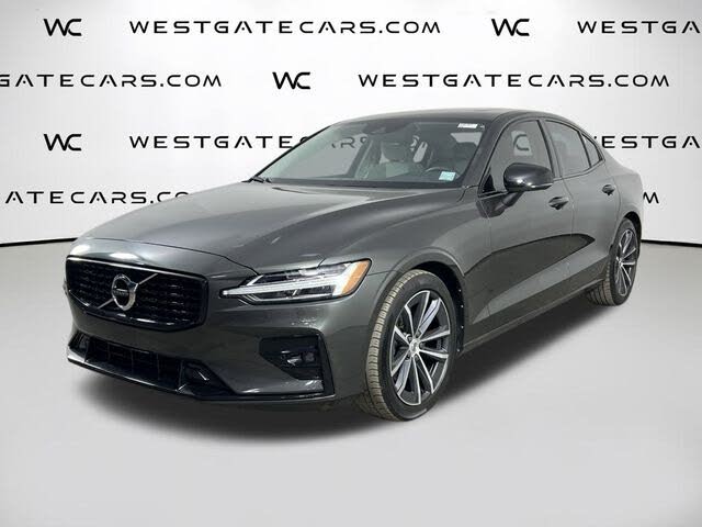 2022 Volvo S60 B5 Momentum FWD