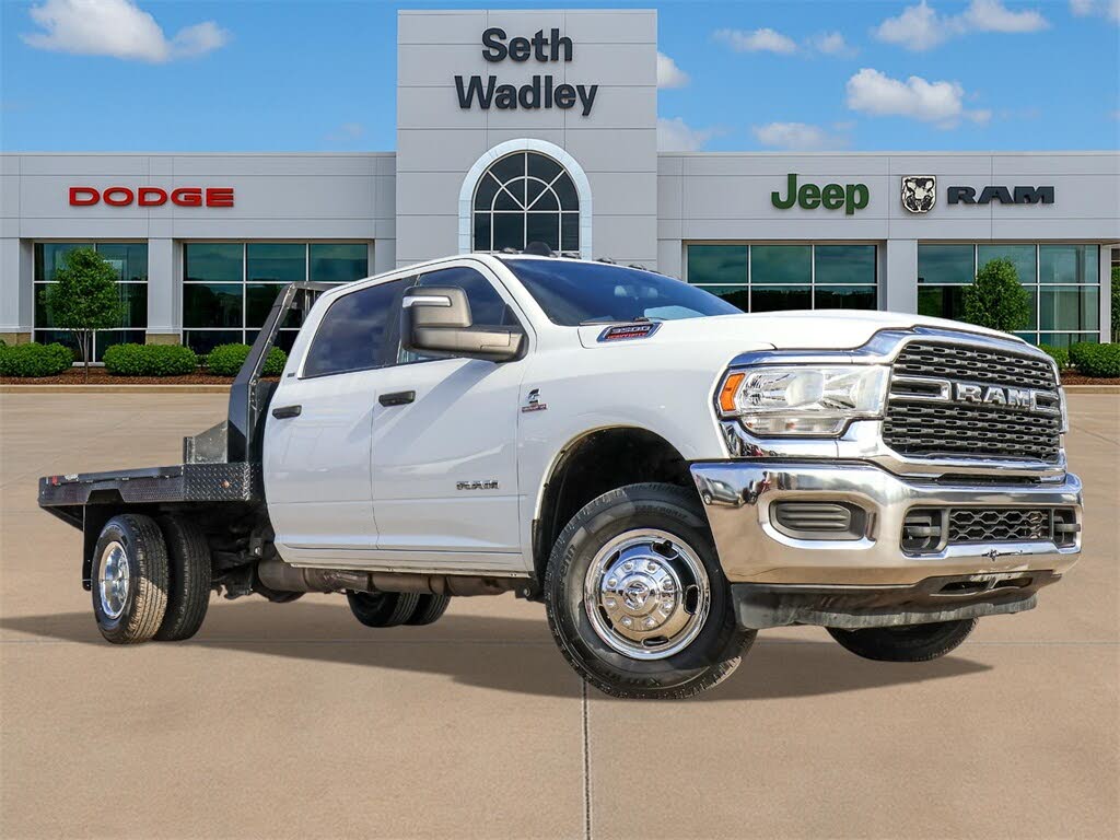 2024 RAM 3500 Chassis SLT Crew Cab LB DRW 4WD