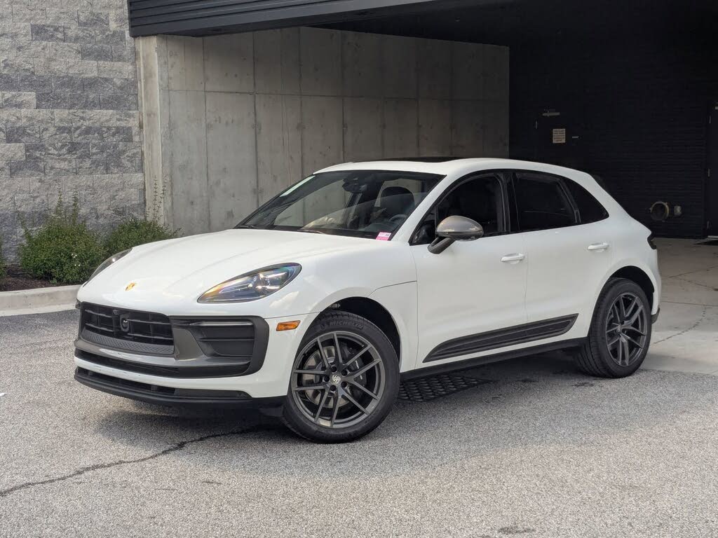 2025 Porsche Macan T AWD