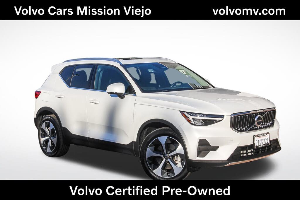 2025 Volvo XC40 B5 Core Bright Theme AWD