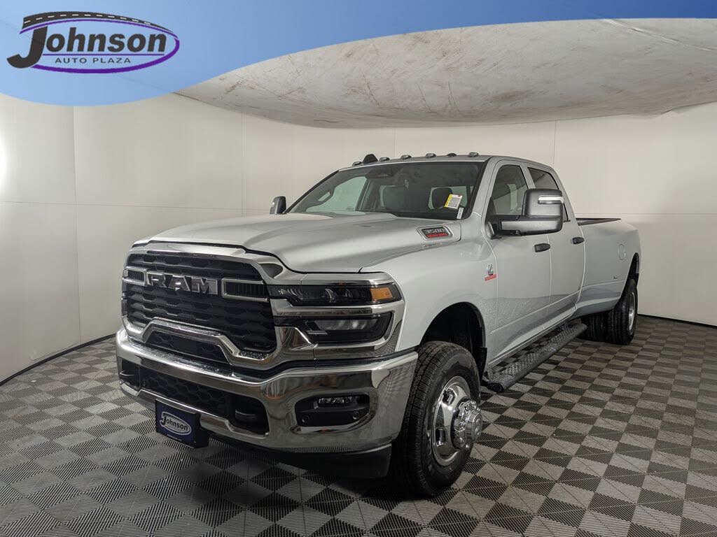 2026 RAM 3500 Tradesman Crew Cab LB DRW 4WD