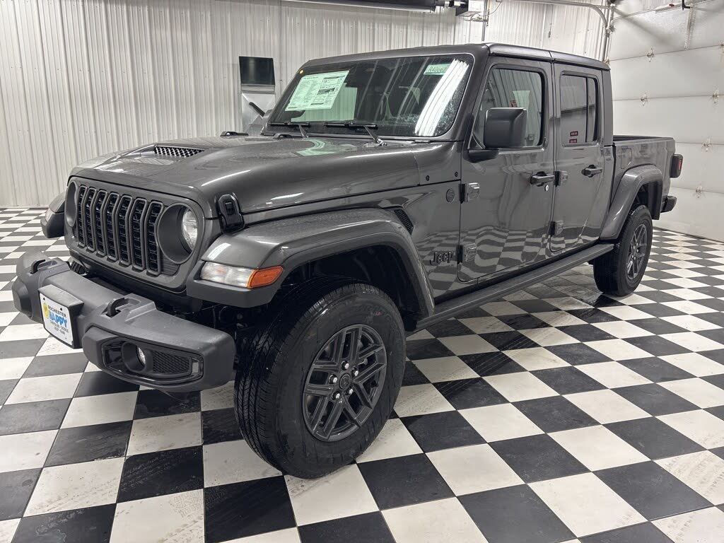 2026 Jeep Gladiator Sport S Crew Cab 4WD