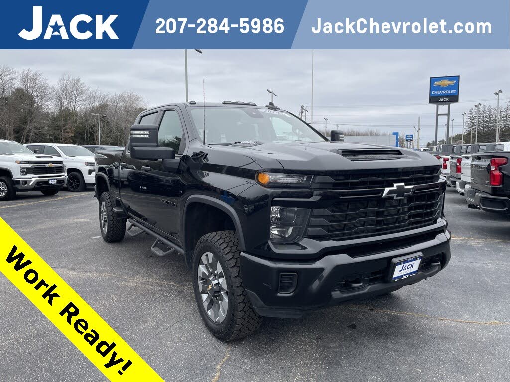 2024 Chevrolet Silverado 2500HD Custom Crew Cab 4WD