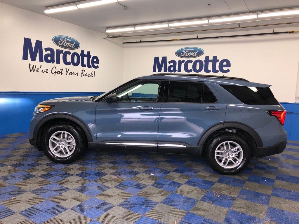 2025 Ford Explorer Active AWD