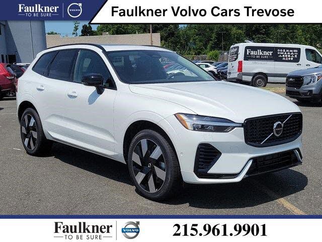 2025 Volvo XC60 Recharge T8 Plus Dark Theme eAWD