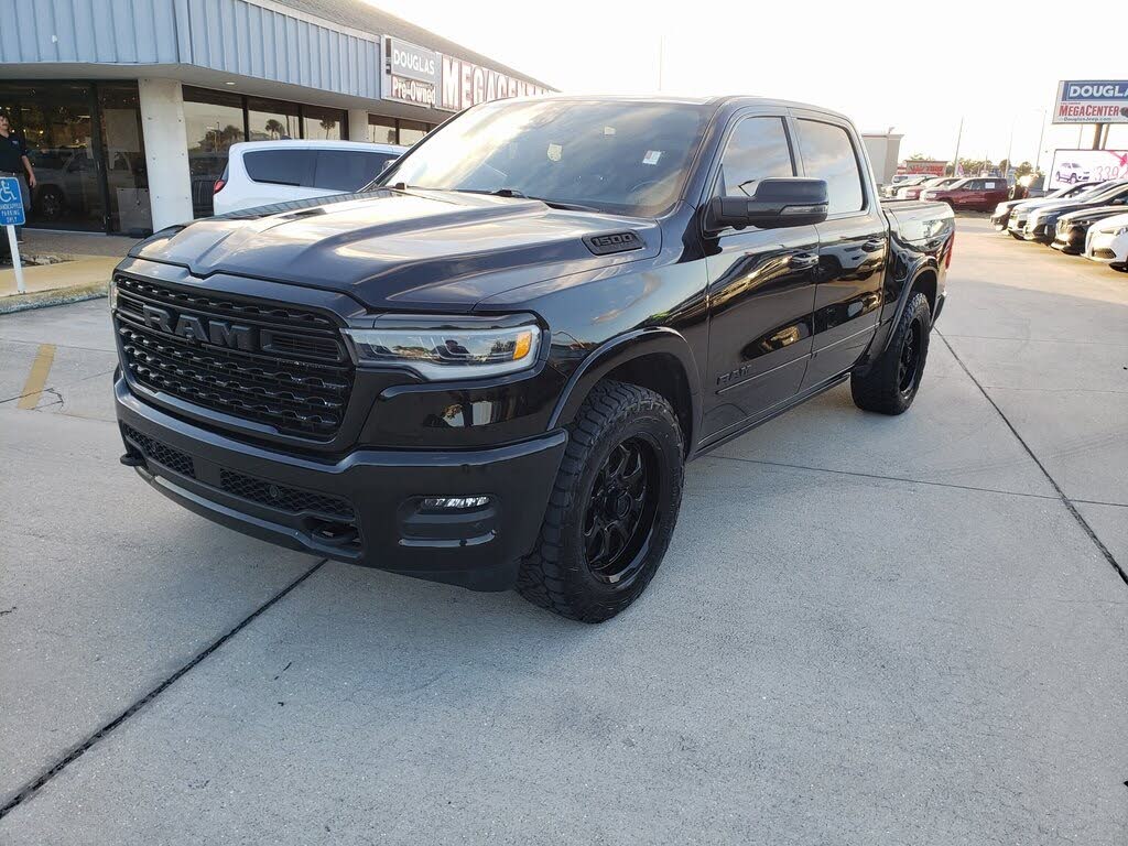 2025 RAM 1500 Limited Crew Cab 4WD