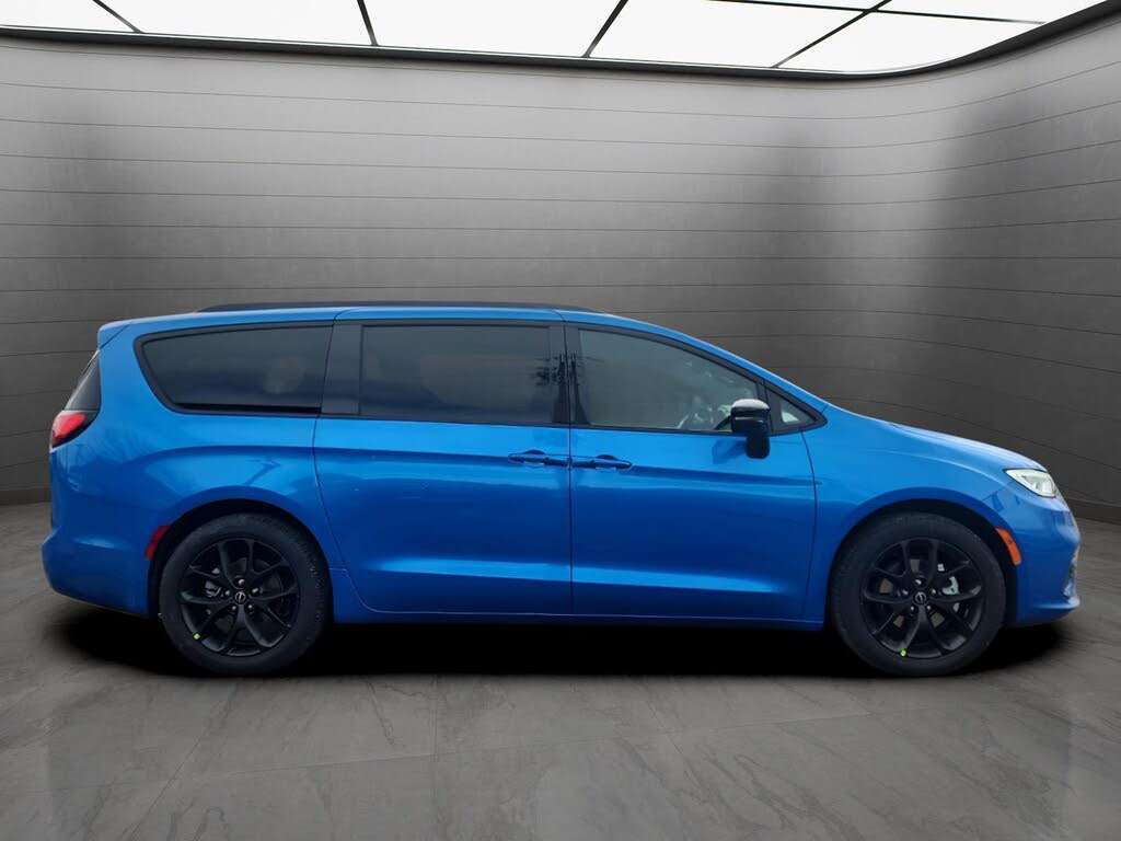 2026 Chrysler Pacifica Select FWD