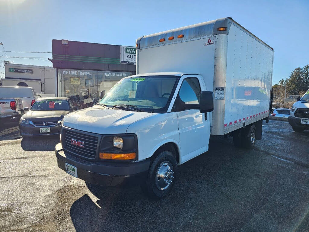 2011 GMC Savana Chassis 3500 159 Cutaway with 1WT RWD