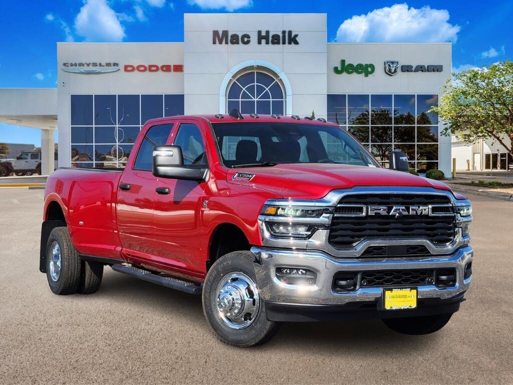 2026 RAM 3500 Tradesman Crew Cab LB DRW 4WD