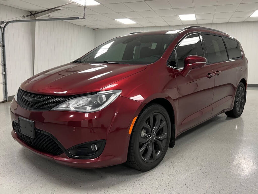 2019 Chrysler Pacifica Limited FWD