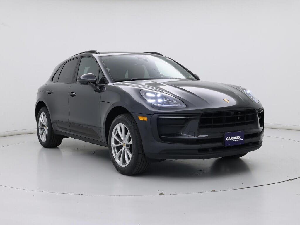 2022 Porsche Macan AWD