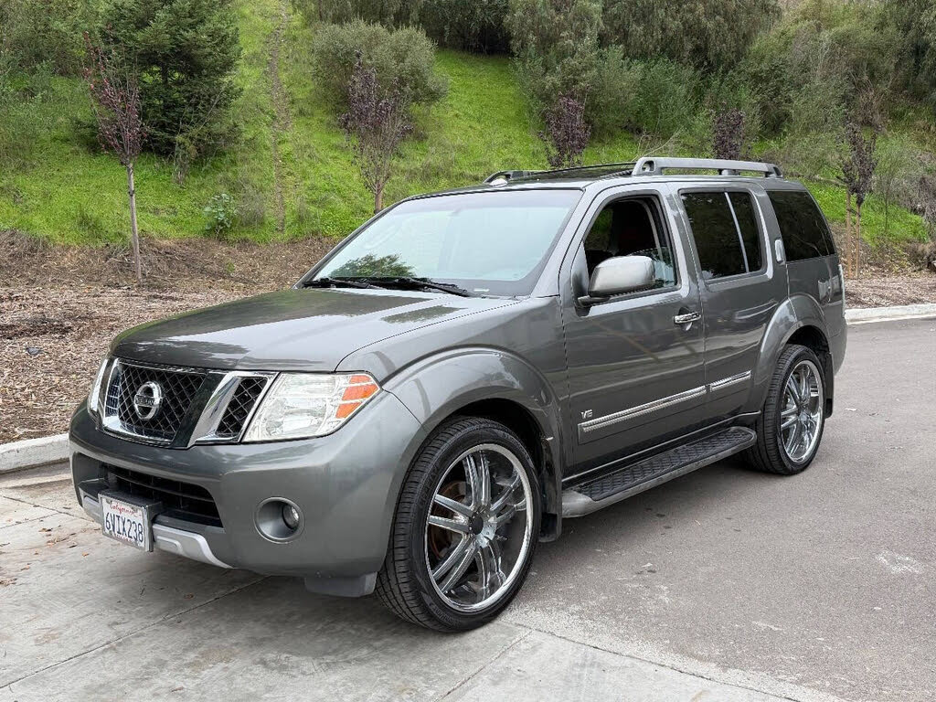 2008 Nissan Pathfinder LE